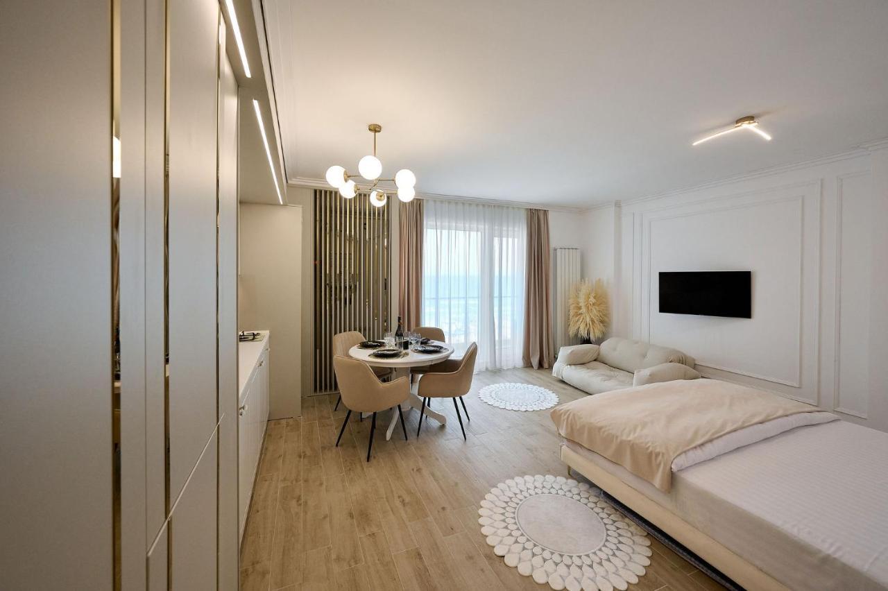 Seaview Luxury Studio In Infinity Beach Resort Мамая Екстериор снимка