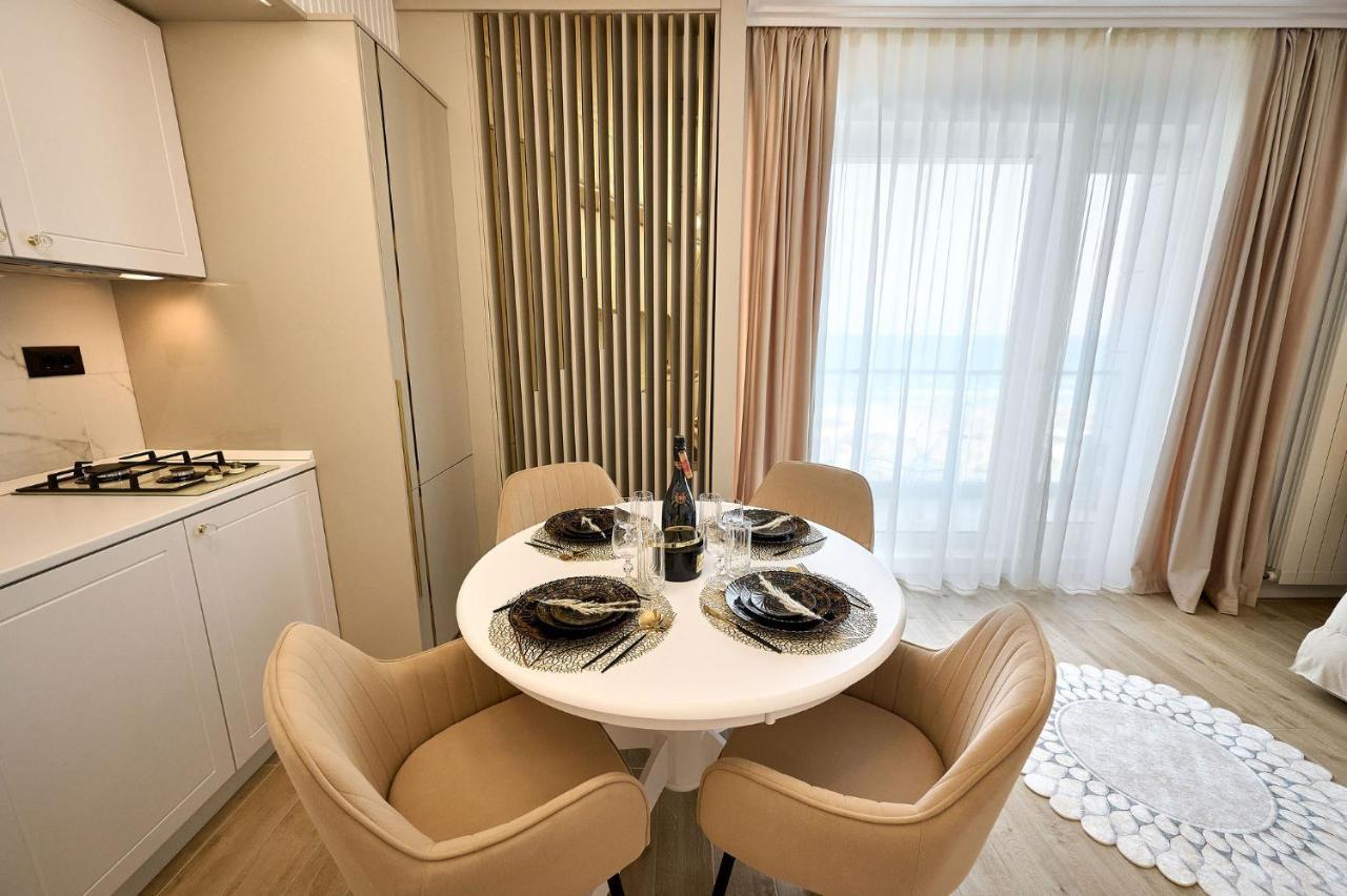 Seaview Luxury Studio In Infinity Beach Resort Мамая Екстериор снимка